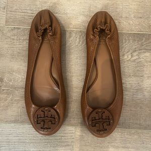 Tory Burch Ballet Flat Tan Pebbled Leather Logo/ Scrunched Leather sz10